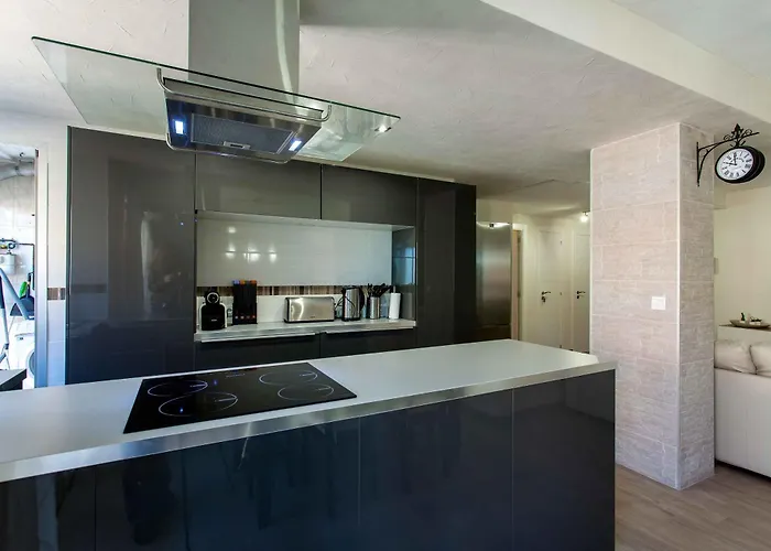 Malvarrosa Cavite Valencia